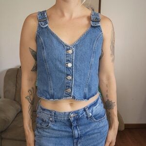 Levis Denim Buckle Strap Button Down Vest Size Medium